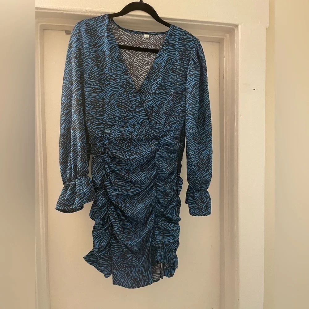 Blue animal print zebra scrunched long sleeve dress size‎ Medium